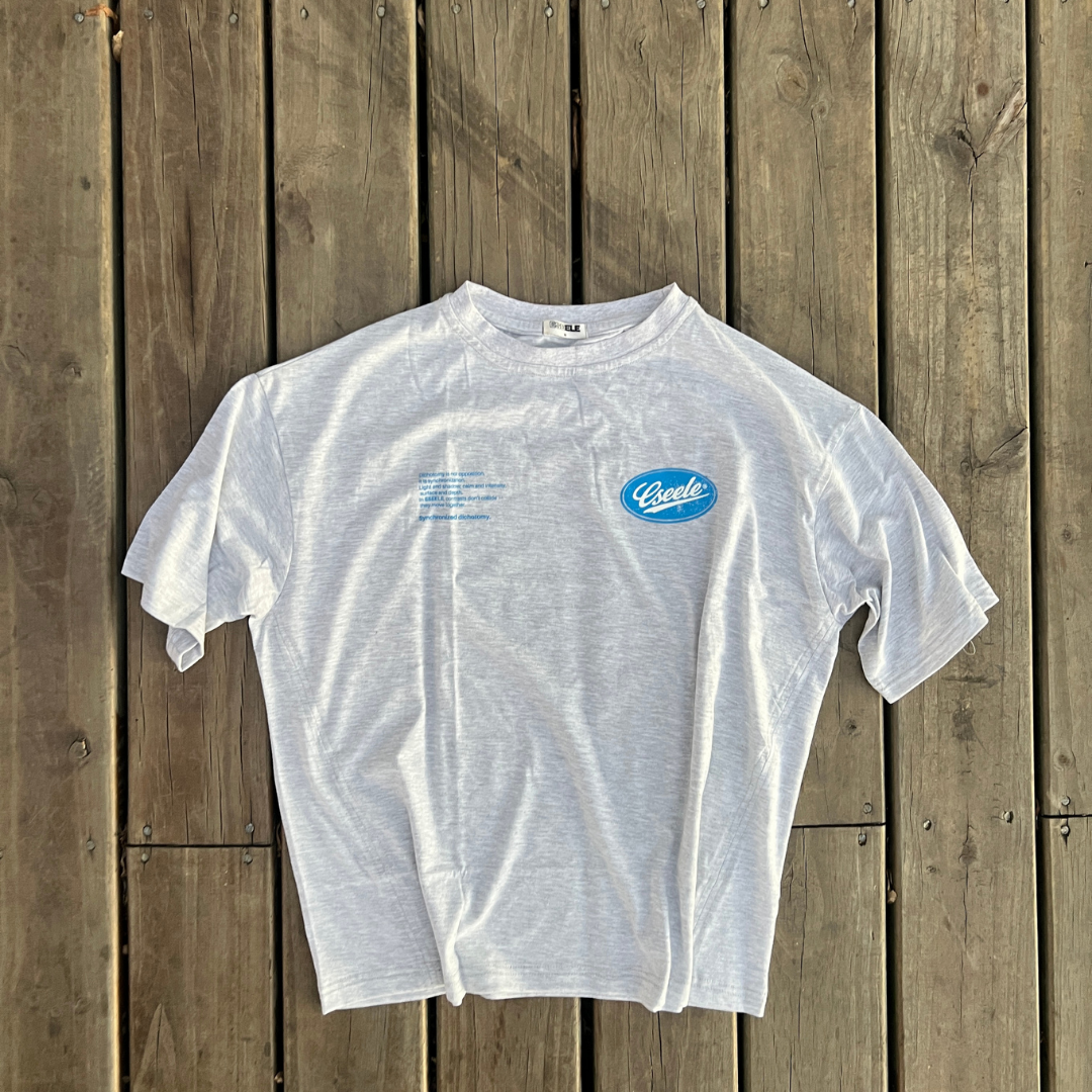 Remera Oval Retro- Gris