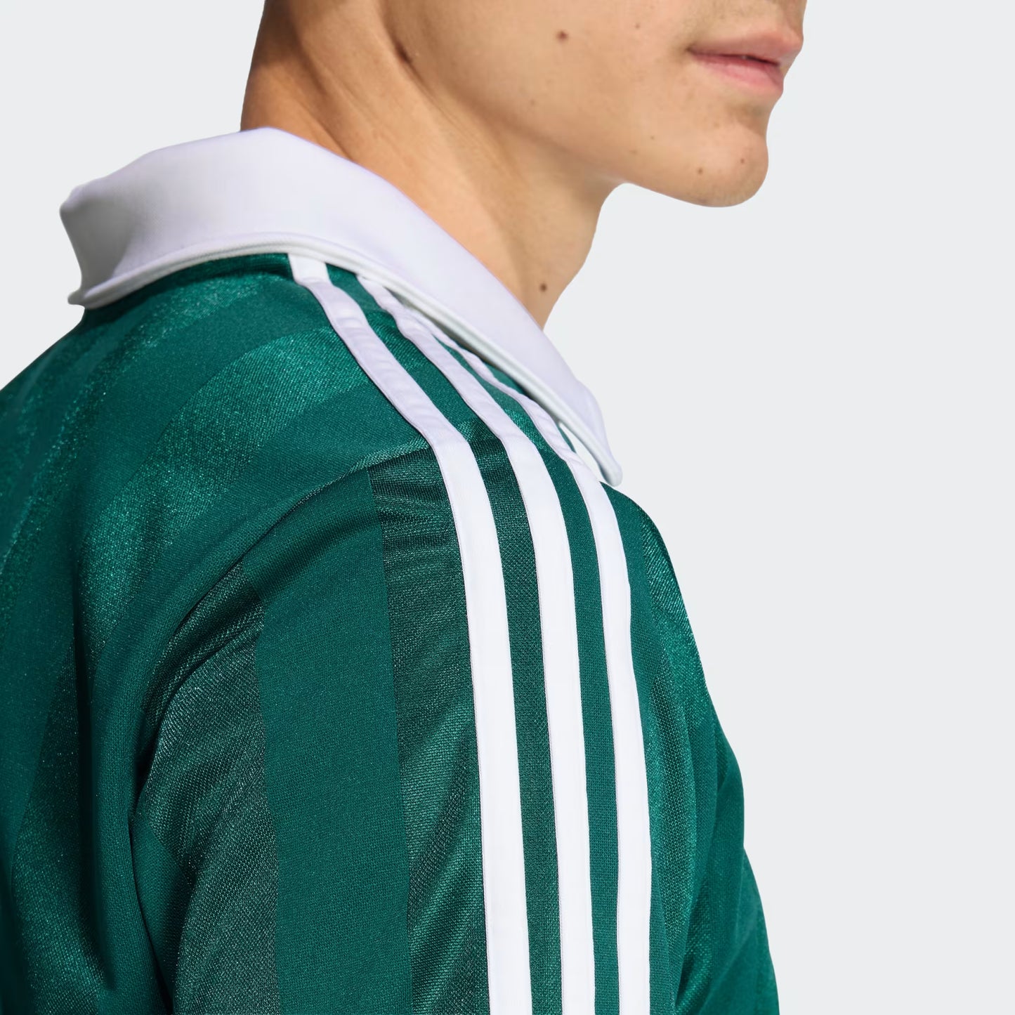Camiseta Originals Archive Collar Engineered