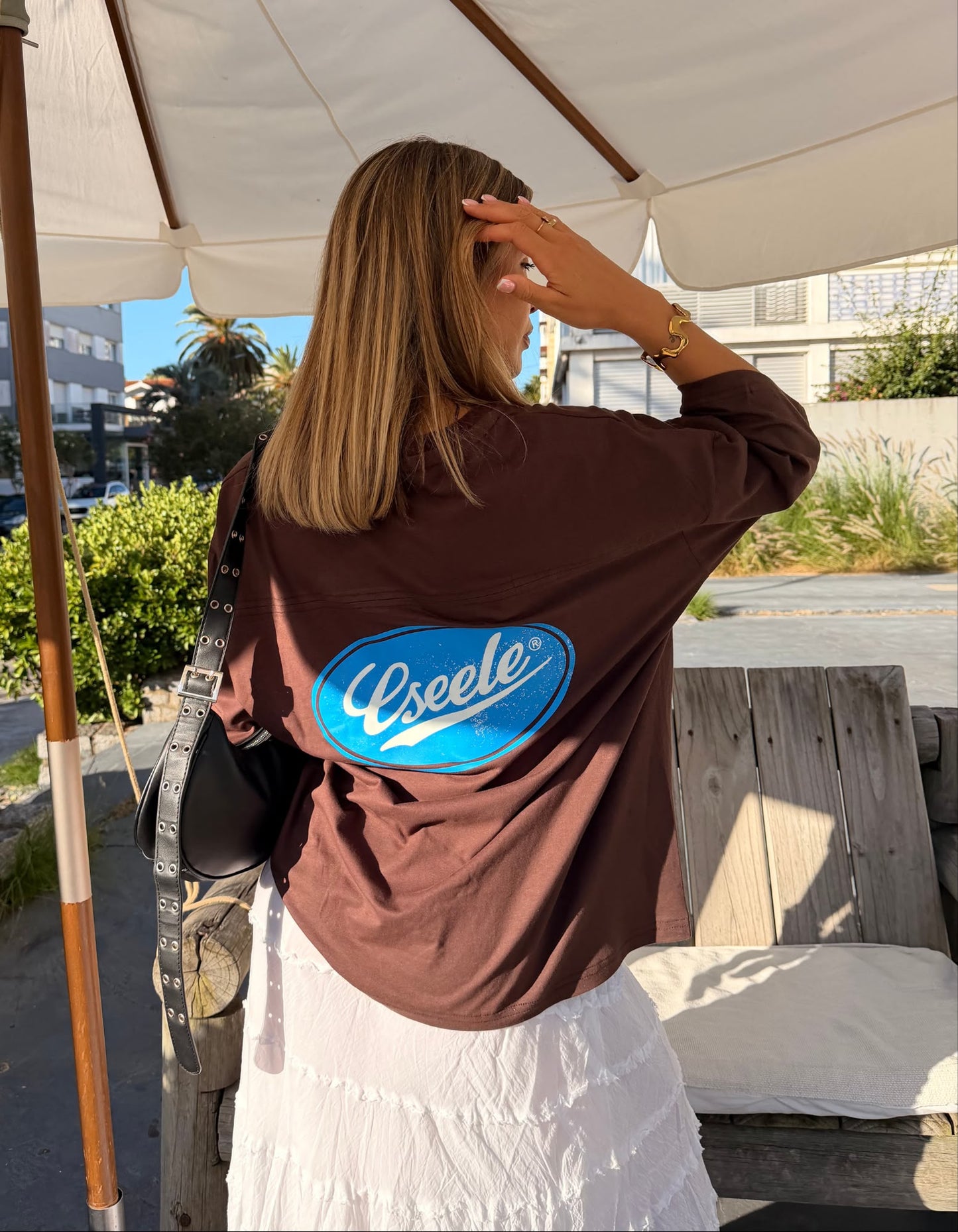 Remera Oval Retro