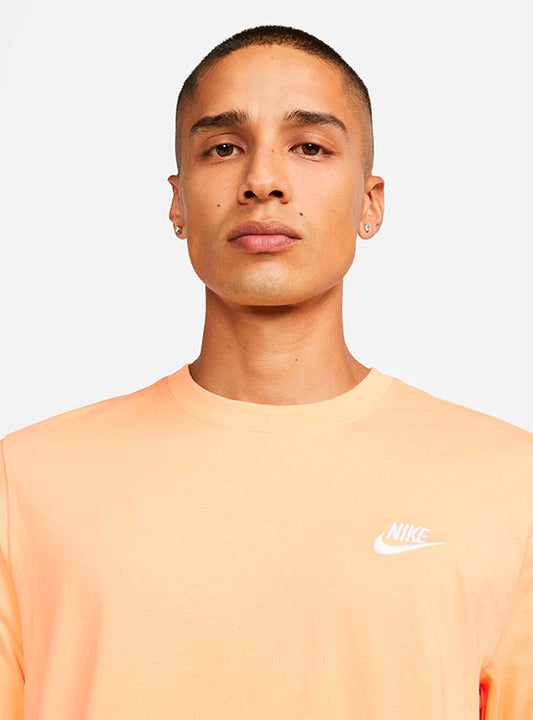 Nike Sportswear Club - Salmón